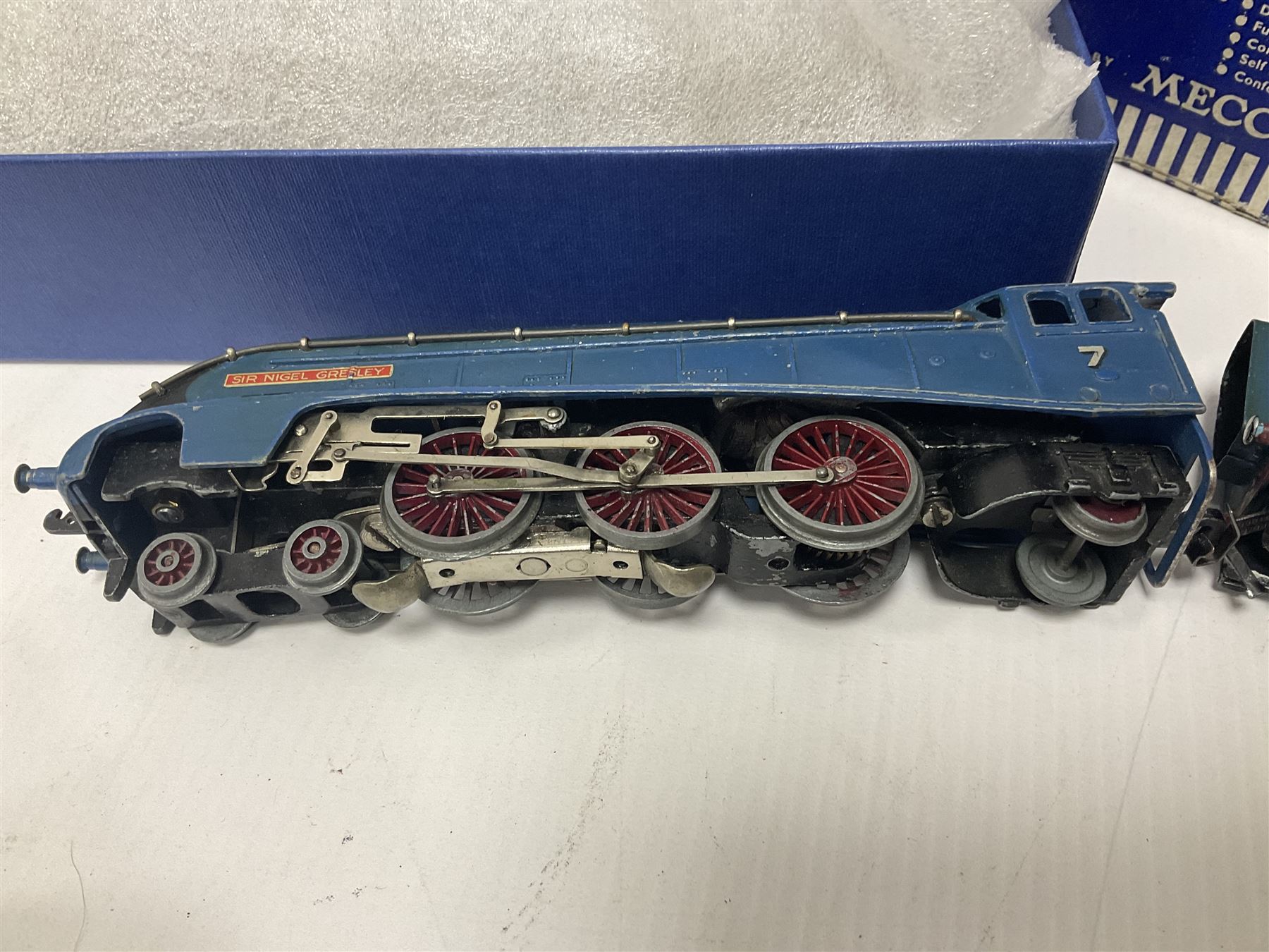 Hornby Dublo Six Rail Locomotives To Include Nigel Gresley