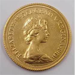 Queen Elizabeth II 1979 Gold Full Sovereign Coins Banknotes Medals