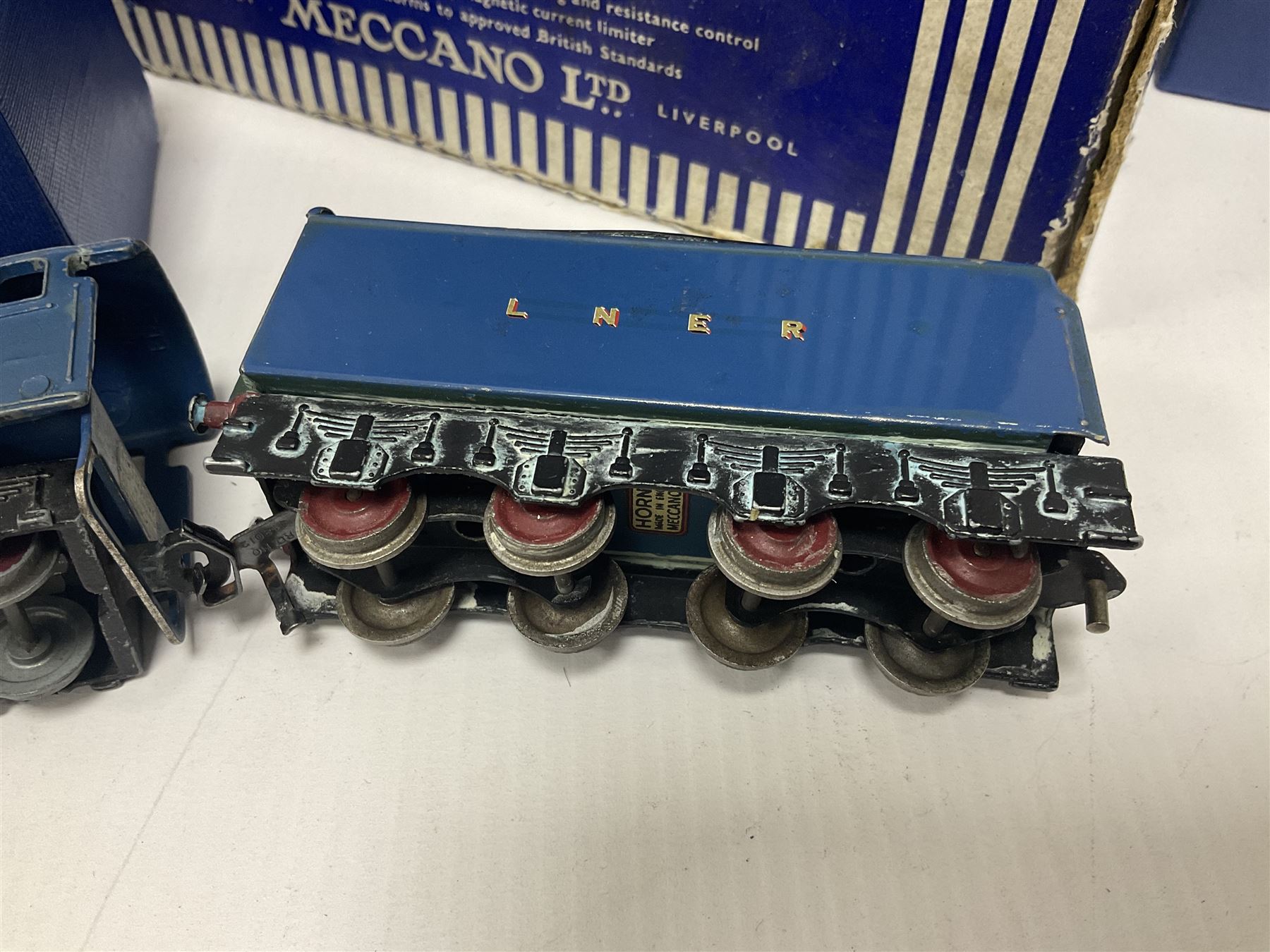 Hornby Dublo Six Rail Locomotives To Include Nigel Gresley