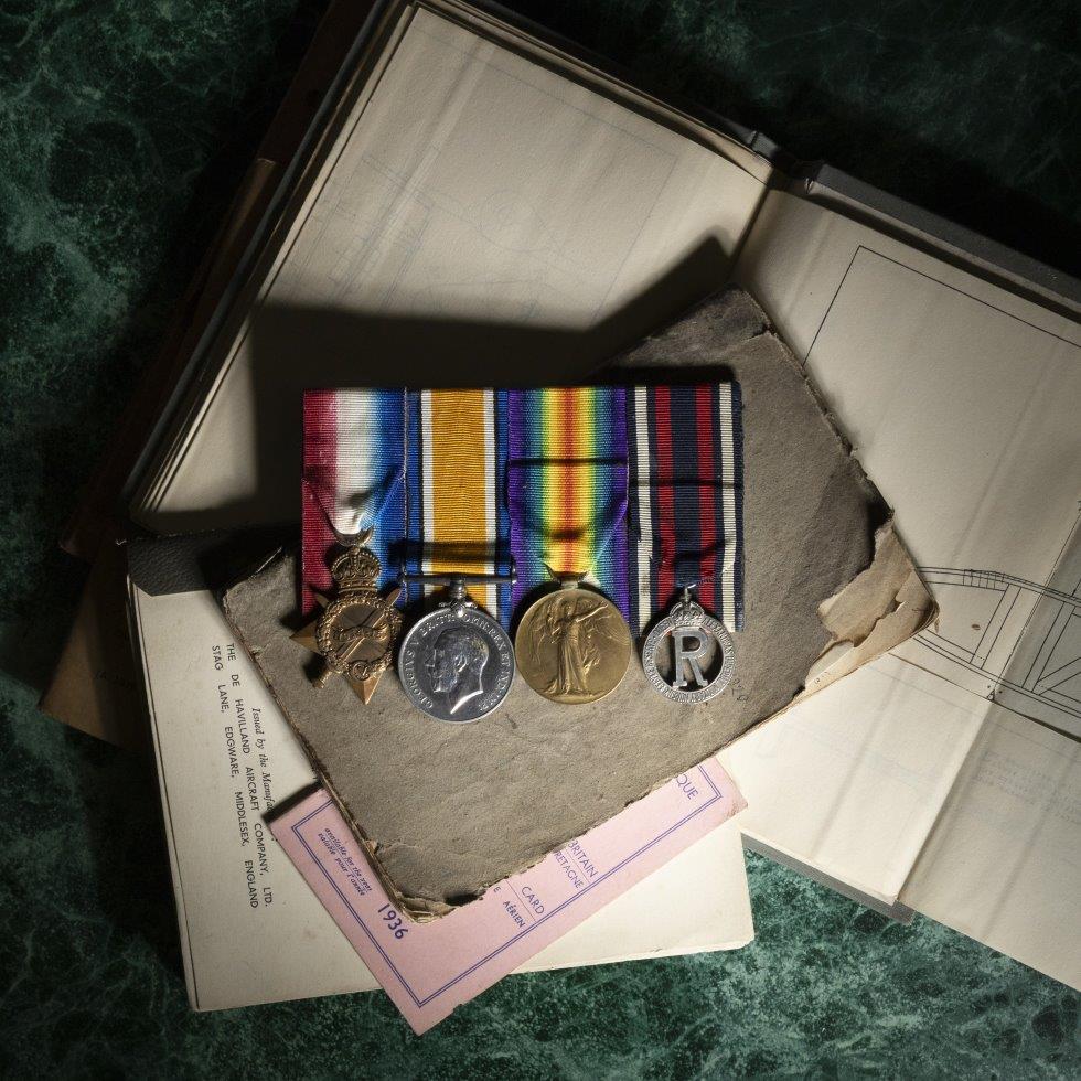 Militaria, Medals, Weapons & Sporting Guns on 25/09/2025