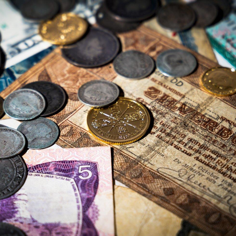 Coins, Banknotes & Stamps on 08/01/2026