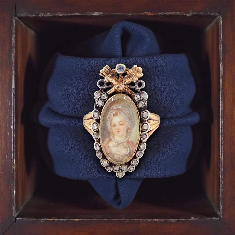 Portrait Miniature Jewellery on 15/01/2026