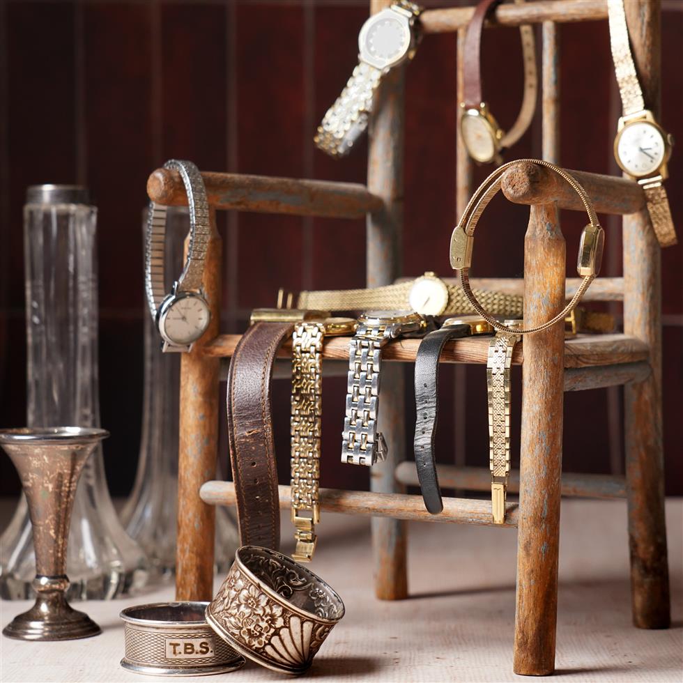 Affordable Antiques: Collectors, Pictures & Jewellery on 03/07/2026