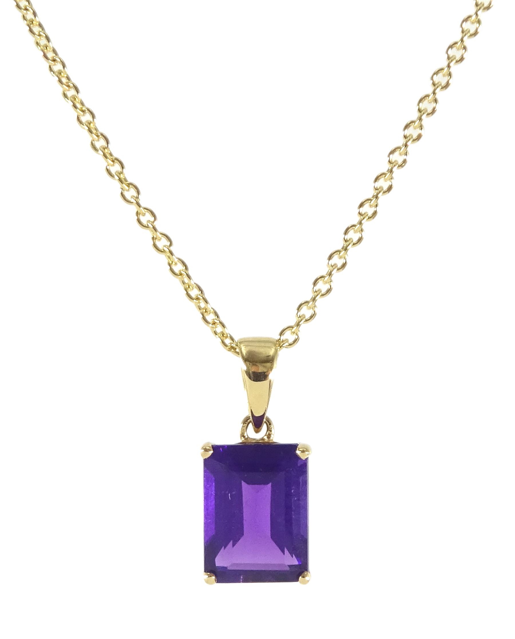 18ct gold single stone amethyst pendant necklace, hallmarked