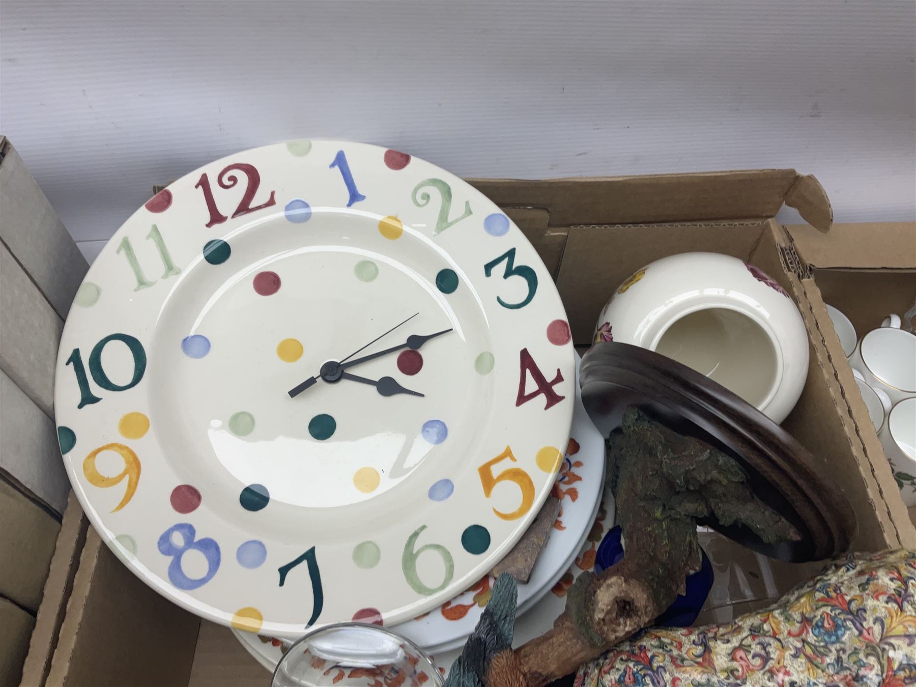 Emma Bridgewater wall clock, Country Artists kingfisher, Wedgwood Charnwood pattern tea service and a large collection of collectors plates and other ceramics and glassware, in six boxes