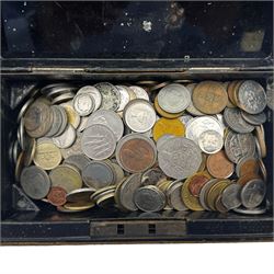 Great British and World coins, including pre-decimal pennies and other denominations, pre-Euro coinage, various banknotes with Central Bank of the Gambia, Central Bank of Kenya etc, housed in a vintage cash tin, ring binder folder and loose
