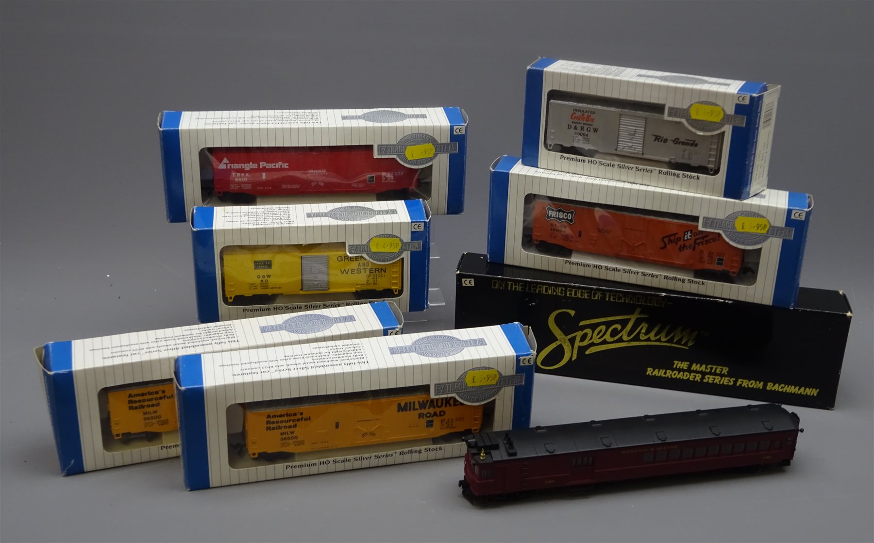 Bachmann 'H0/00' gauge - Spectrum Master Railroader Series EMC Gas ...