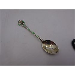 Set of six 1930s silver coffee spoons, each with enamelled daisy decoration to terminal with green and white enamelled stems, hallmarked Turner & Simpson Ltd, Birmingham 1936, contained within fitted case