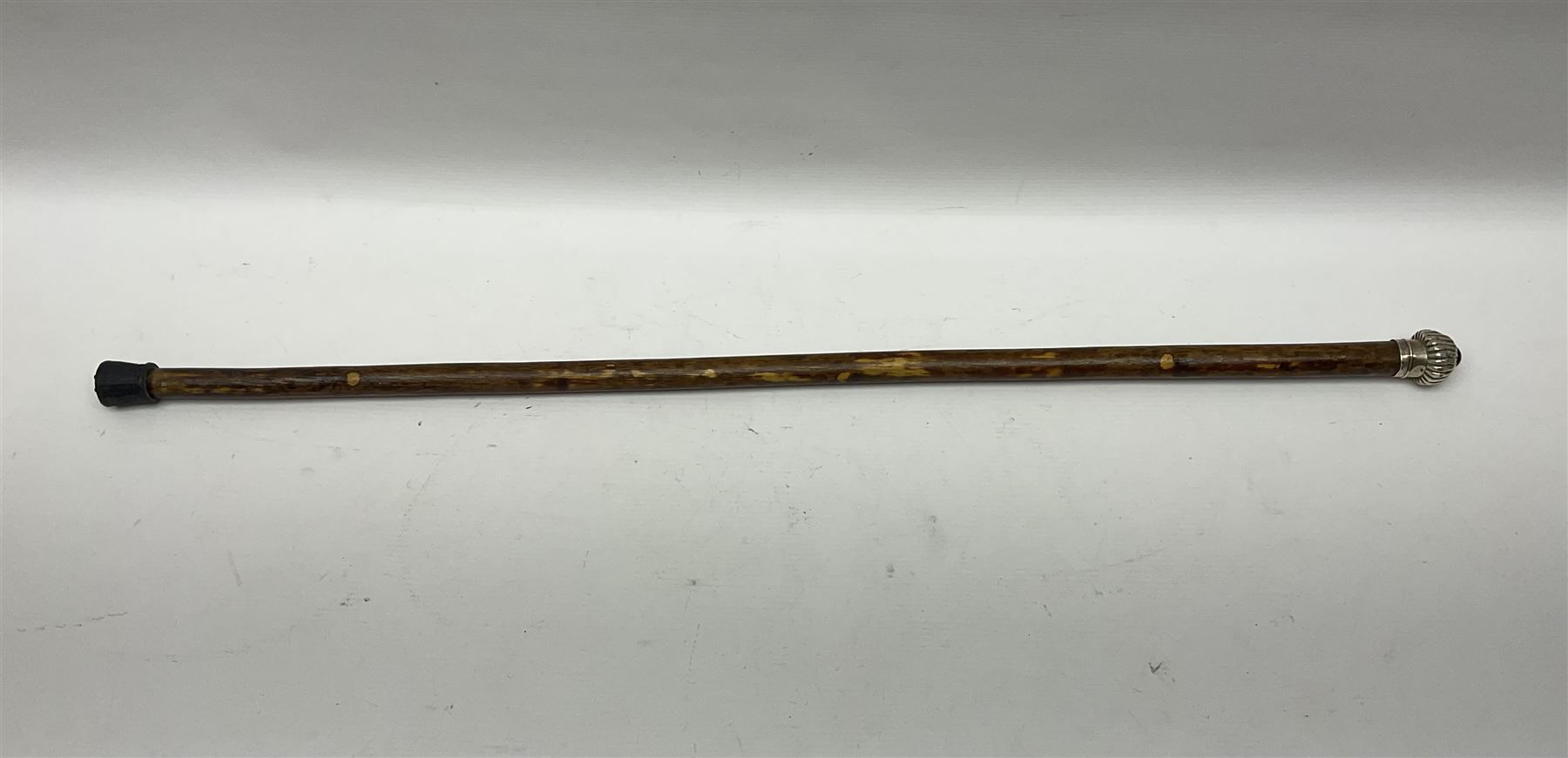 Victorian walking stick, the fluted silver pommel set with banded agate, hallmarked London 1892, maker's mark indistinct, L84cm