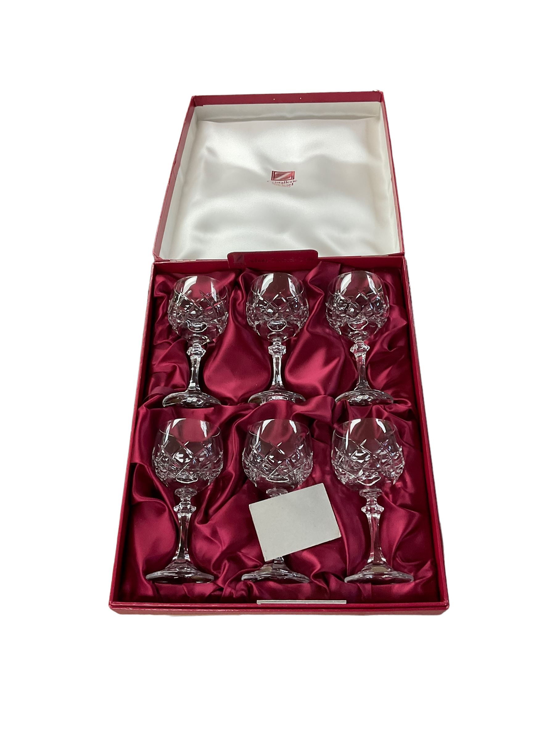 Silver plate mounted claret jug, together with set of six Cristallerie Zwiesel wine glasses and other collectables in four boxes 