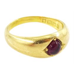 Edwardian 18ct gold single stone cabochon garnet ring, Birmingham 1902