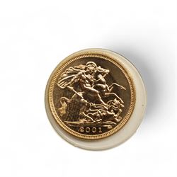 Queen Elizabeth II 2001 gold half sovereign coin, housed in a dated case