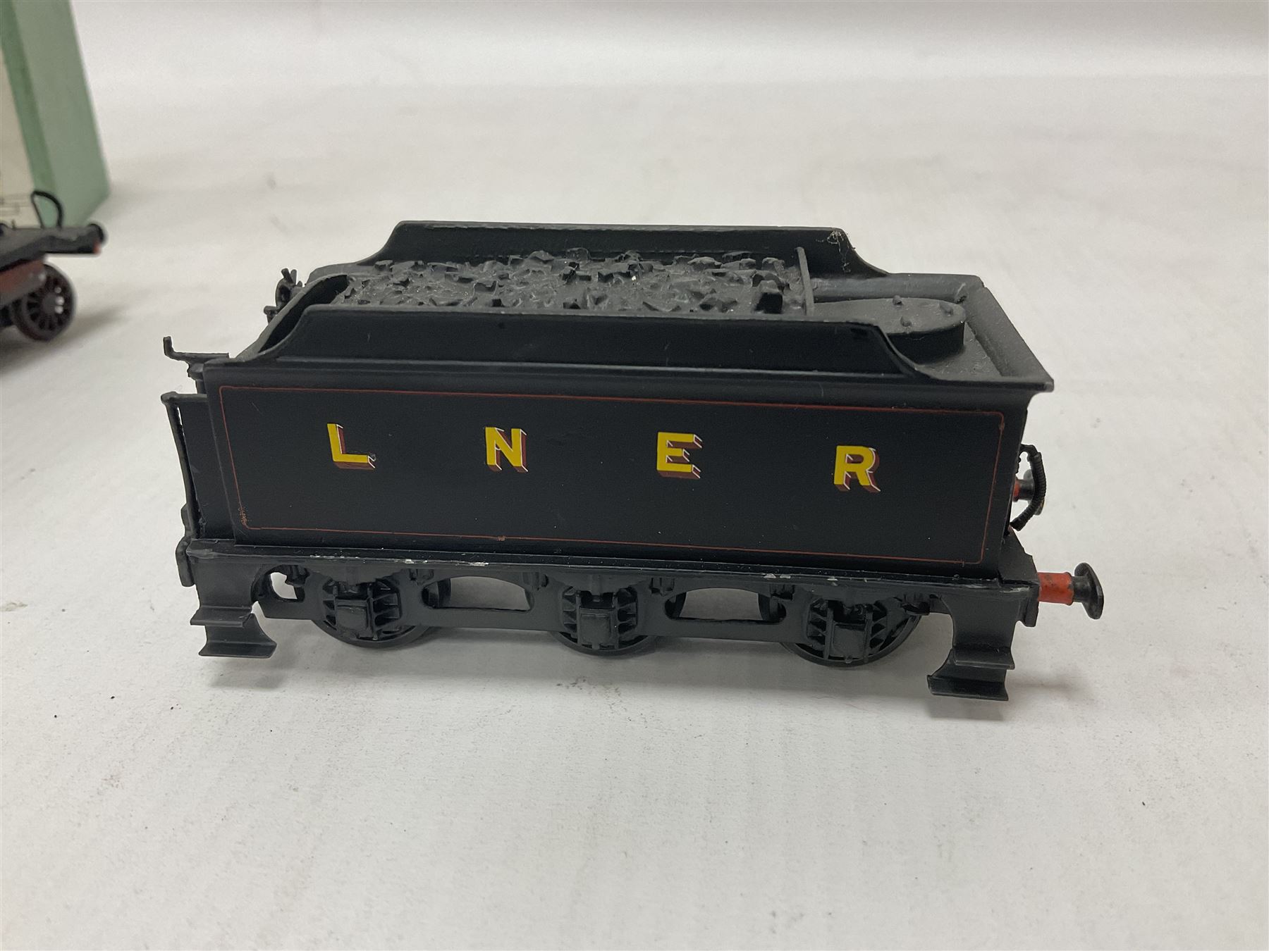 Millholme Models ‘00’ gauge - kit built GCR/LNER B5 Class 4-6-0 no.1686 steam locomotive and tender in LNER black; with original box 