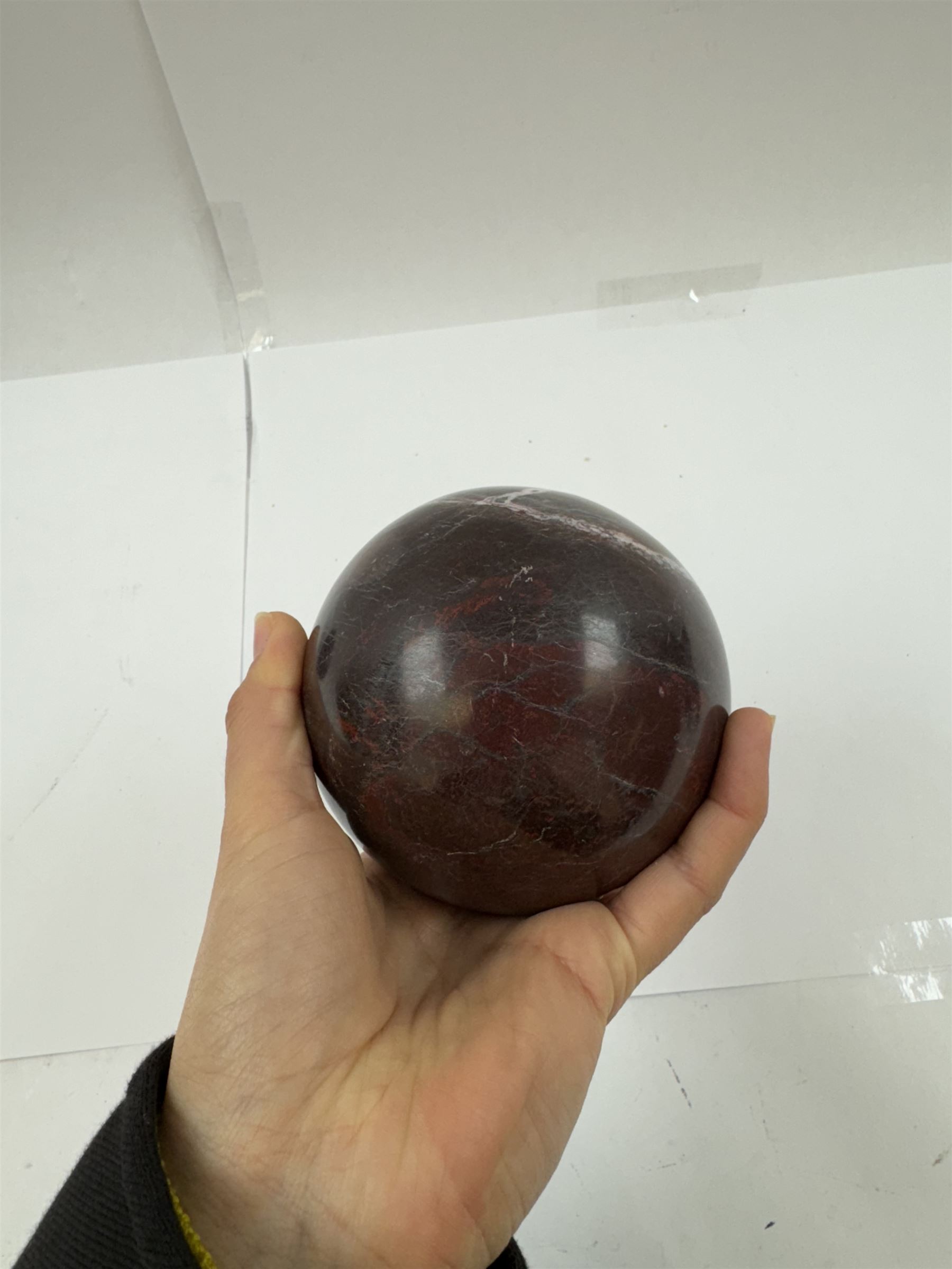 Pair red marble sphere with white and black veins, D10cm 