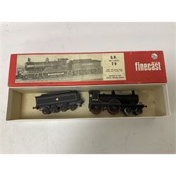 ‘00’ gauge - two kit built steam locomotive and tenders comprising SR/BR Class Q 0-6-0 no.30536 finished in BR black; SR/BR T9 Greyhounds Class 0-6-0 no.30338 finished in BR black; with Wills Finecast boxes (2) 