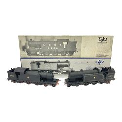 DJH Models ‘00’ gauge - two kit built steam locomotives comprising LNER/BR A8 Class 4-6-2 no.69894 in BR black; and LNER/BR A8 Class 4-6-2T no.69783 in BR black; with original boxes (2) 