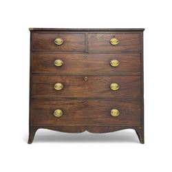 George III mahogany chest, rectangular cross banded top above two short and three long graduating cockbeaded drawers, shaped apron with splayed bracket feet