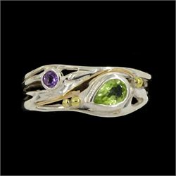 Silver and 14ct gold wire peridot and amethyst ring, stamped 925