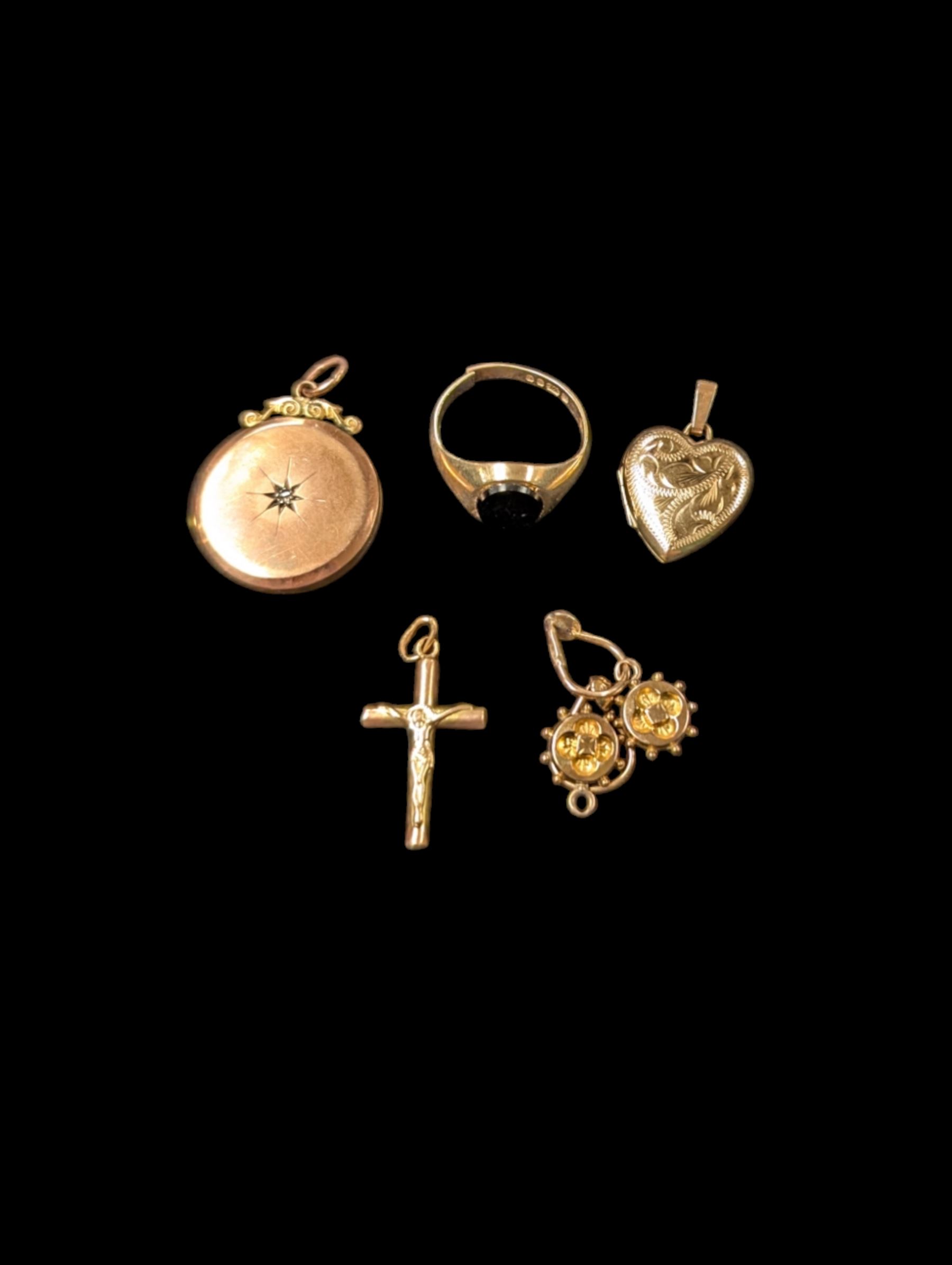 9ct gold jewellery, including earrings, cross pendant, black onyx ring and heart locket, hallmarked, and a gold-plated locket