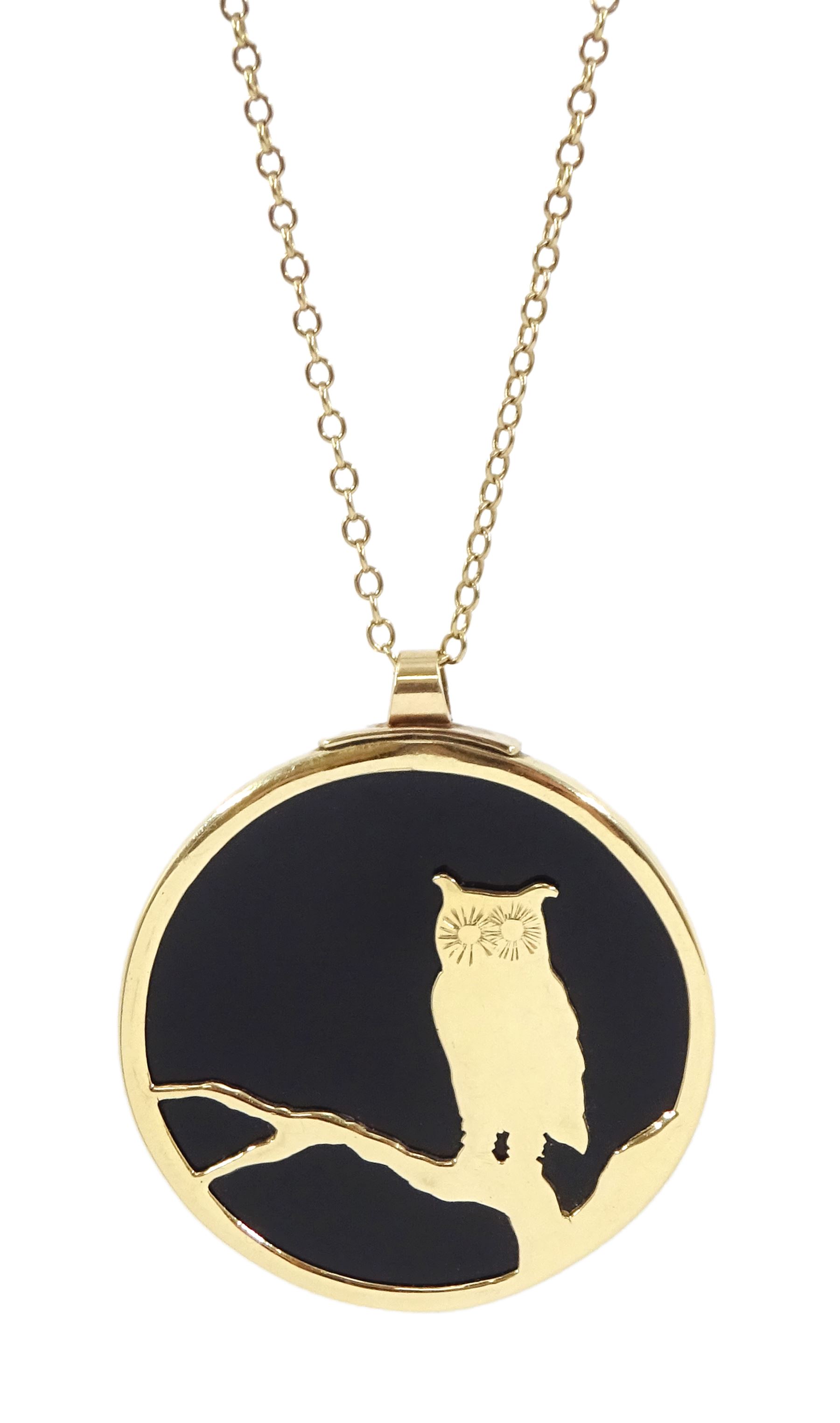 Alastair Norman Grant 14ct gold onyx owl pendant, Edinburgh 1977, on 9ct gold cable link chain necklace