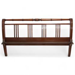 Early 20th century mahogany 4' bedstead, ring turned rail over vertical slats and moulded uprights 