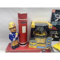 Disney Showcase Collection ‘Ever Willing Ever Ready’ figurine in original box, with further assorted figures and toys to include Danger Mouse, Gremlins, Wall-E etc, in two boxes 