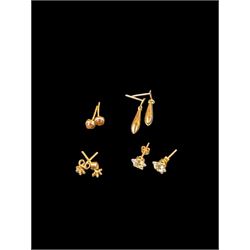 9ct gold stud earrings, including stone set and pendant examples