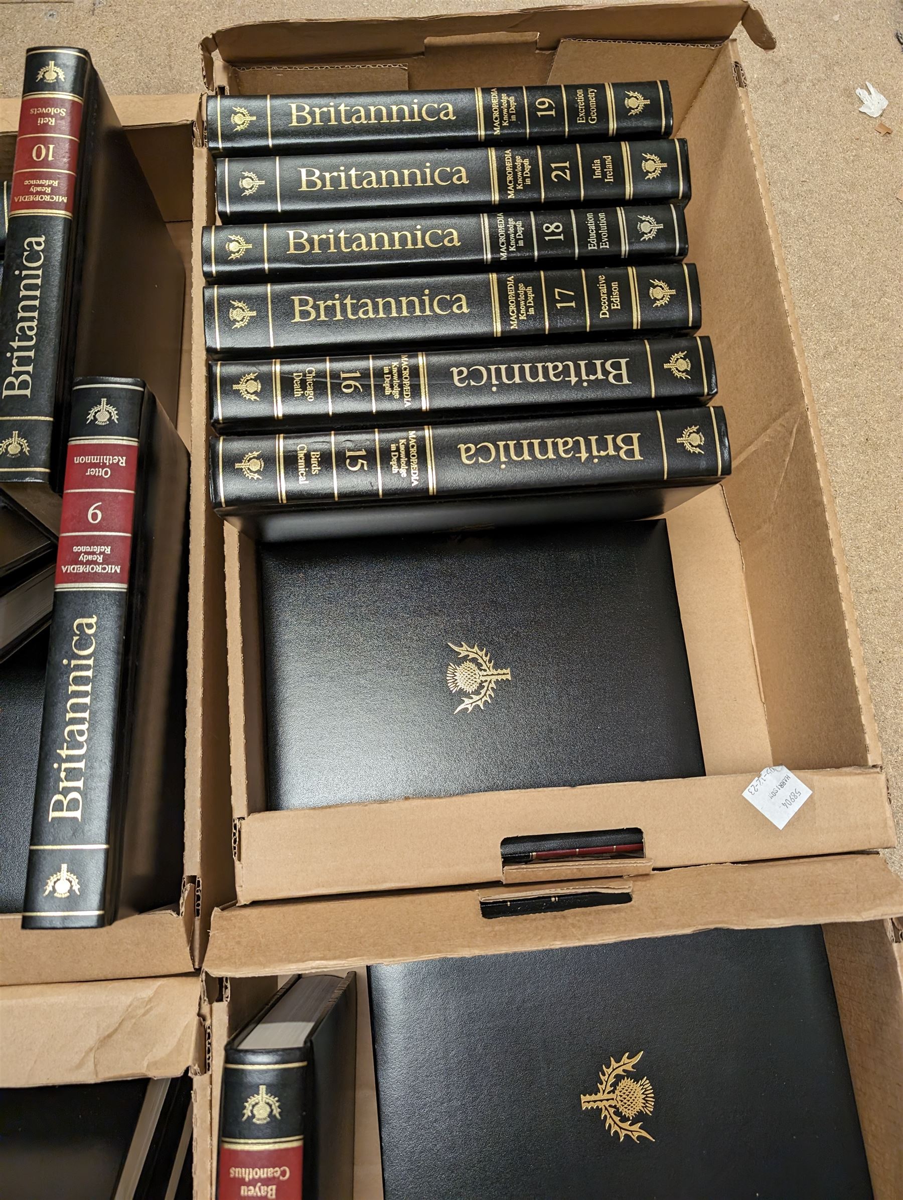 Complete Encylopaedia Britannica 15th edition, in 32 volumes, together with Britannica Atlas, etc