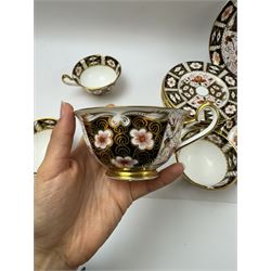 Royal Crown Derby Imari pattern 2451, four teacups, six saucers, six dessert plates etc 
