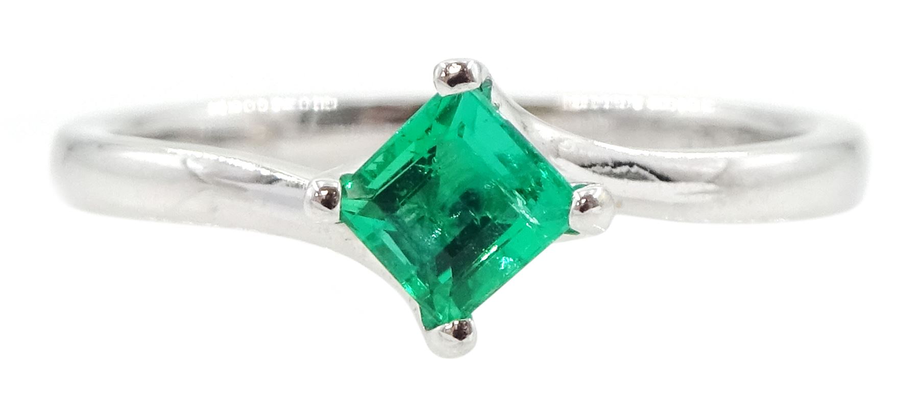 18ct white gold single stone square cut emerald ring, stamped 750, emerald approx 0.30 carat