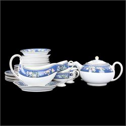 Wedgwood Blue Siam pattern tea and dinner service, including teapot, milk jug, open sucrier, six teacups and saucers, six dinner plates etc 