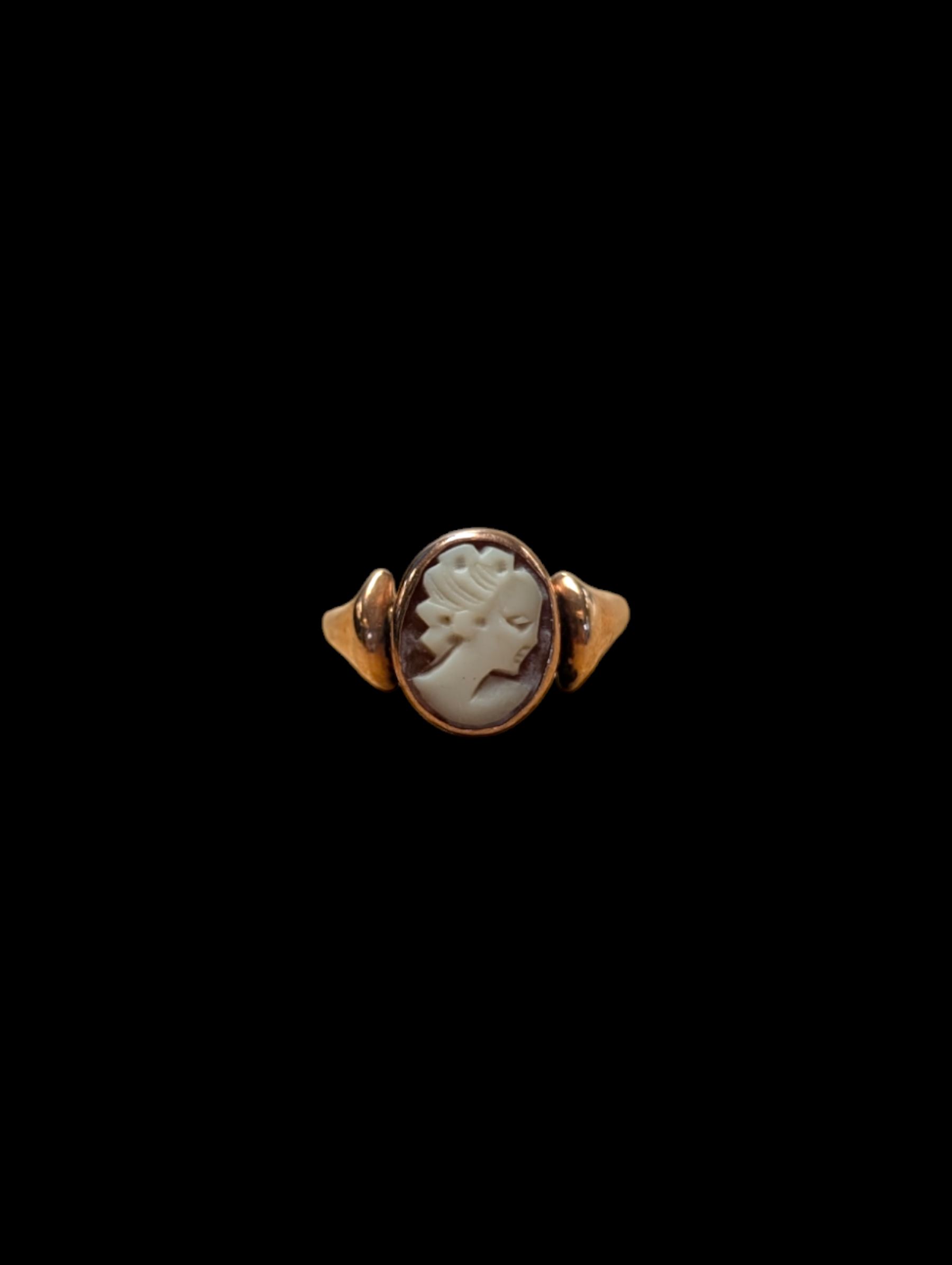 9ct rose gold cameo ring, hallmarked 