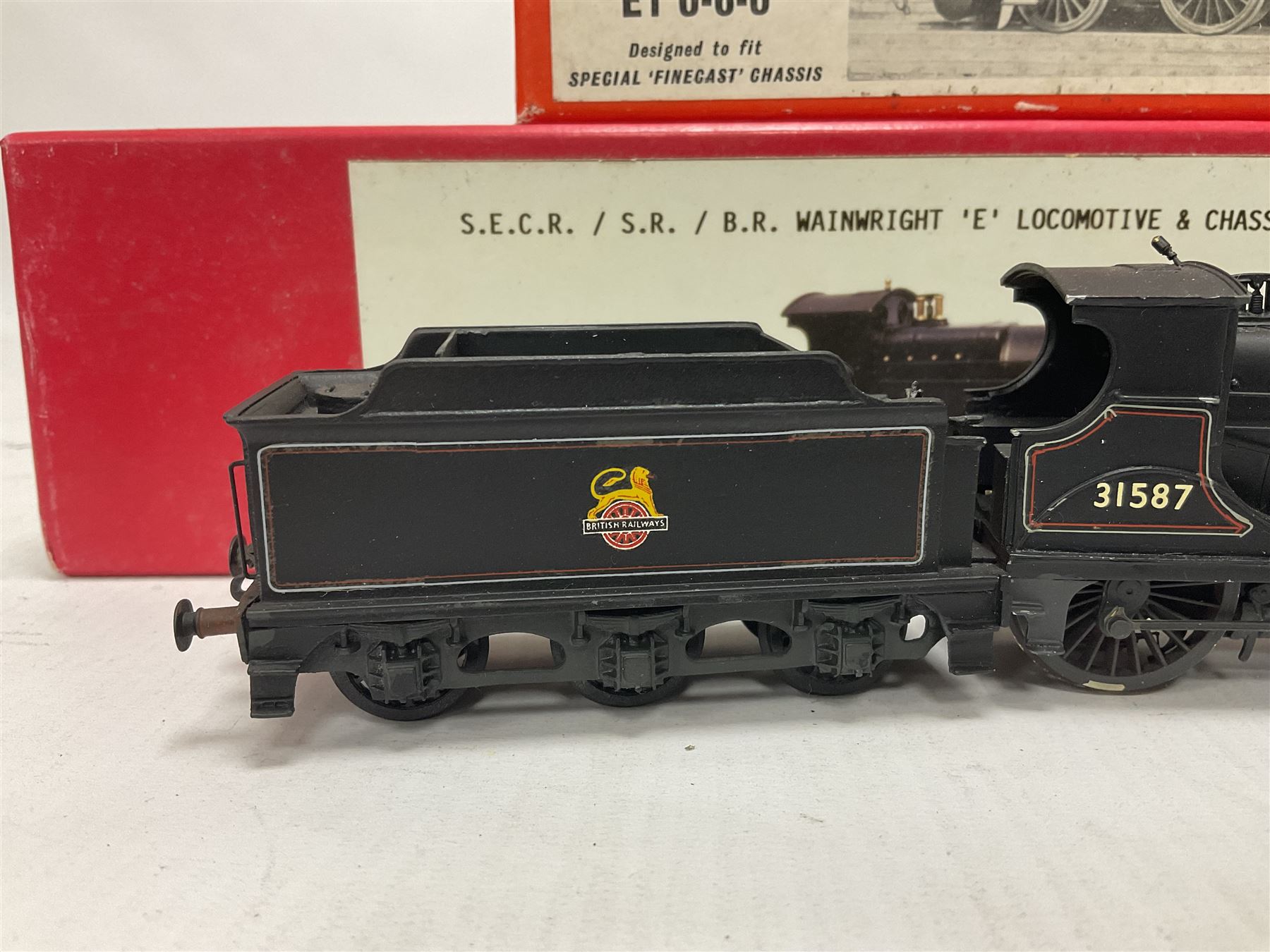 ‘00’ gauge - two kit built steam locomotives comprising Class E 4-4-0 no.31587 with tender in BR black, with South Eastern Finecast box; Class E1 Black Tanks 0-6-0T no.32147 in BR black, with Wills Finecast Box (2) 