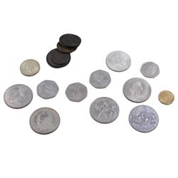 Approximately 575 grams of Great British pre 1947 silver halfcrown coins including 1920, 1921, 1929 etc, various silver threepence pieces, Queen Elizabeth II commemorative crowns, Bermuda 1964 one crown etc