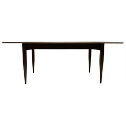 Mid-20th century figured walnut extending dining table, pull-out action with fold-out leaf, on tapering supports 