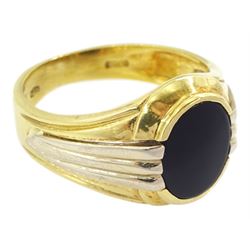 18ct gold single stone black onyx signet ring, stamped 750