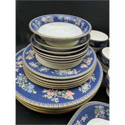 Wedgwood Blue Siam pattern tea and dinner service, including teapot, milk jug, open sucrier, six teacups and saucers, six dinner plates etc 