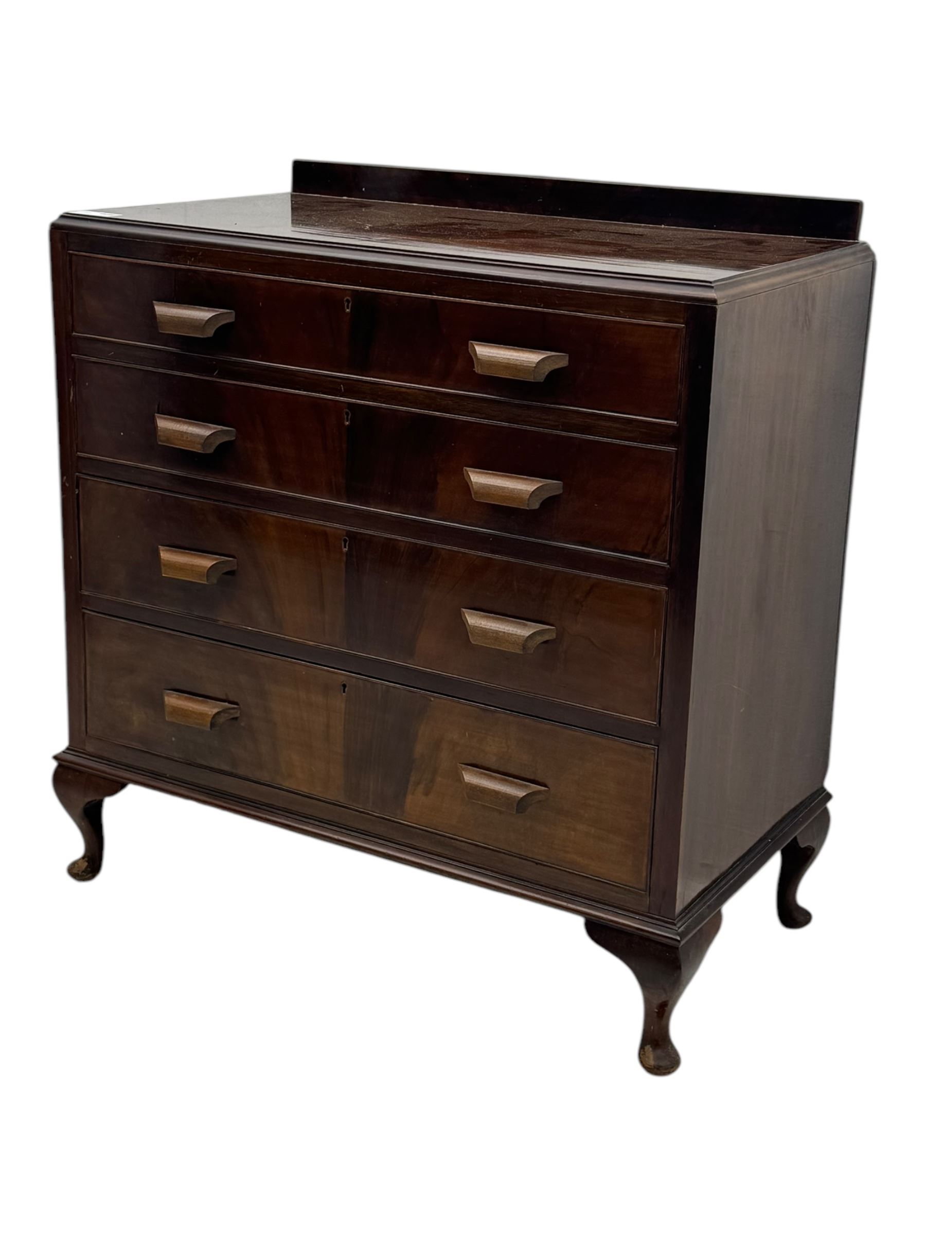 Early 20th century walnut chest, fitted with four long drawers, on cabriole feet 