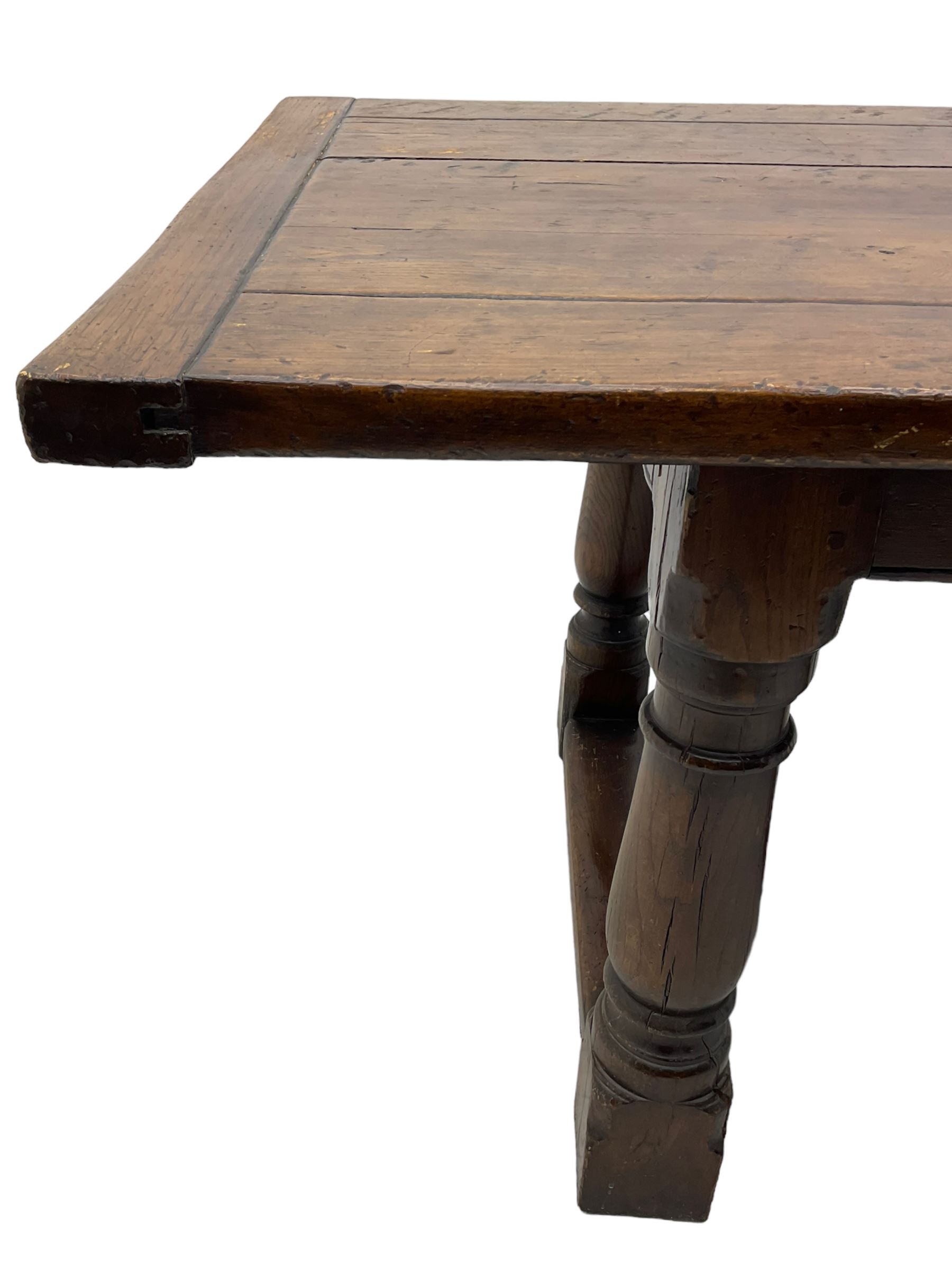 20th century Jacobean design oak refectory dining table, rectangular plank top with cleated ends, on turned supports united by H-stretchers 