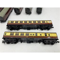 Hornby Dublo - ten passenger coaches including BR Mk.I Suburban Stock, BR Mk.I Passenger Coaches and All Brake and Stanier Stock; all unboxed (10)