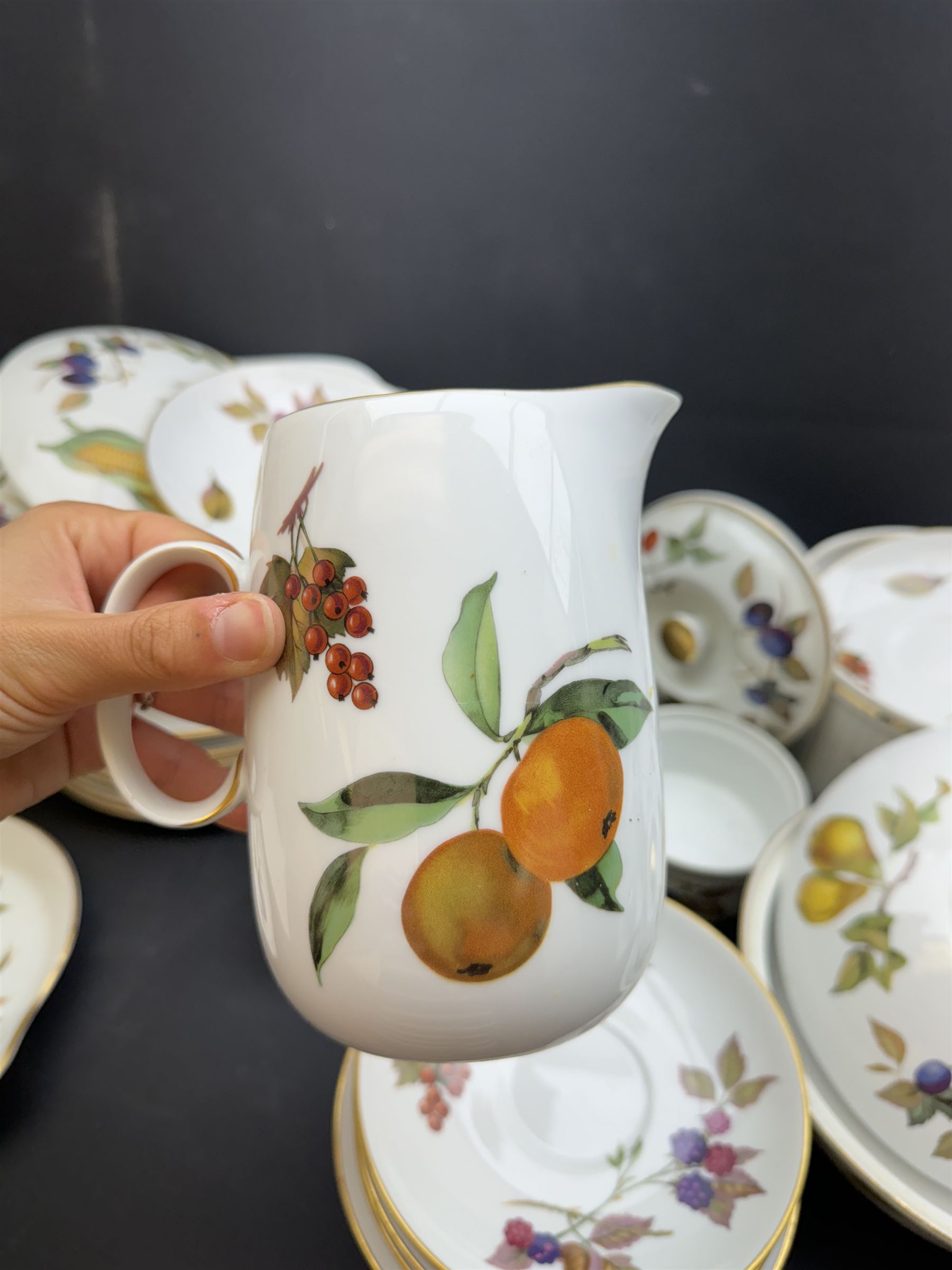 Royal Worcester Evesham pattern part tea and dinner service, including teapot, eight dinner plates, eight side plates etc 