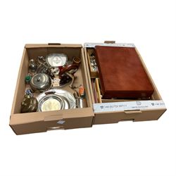 Collection of silver plate, including napkin rings, cased canteen by Housley, teapot etc, ...