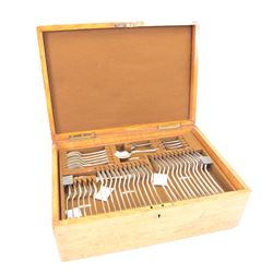 Mappin & Webb silver plated canteen of cutlery, the oak case with hinged lid two two remov...