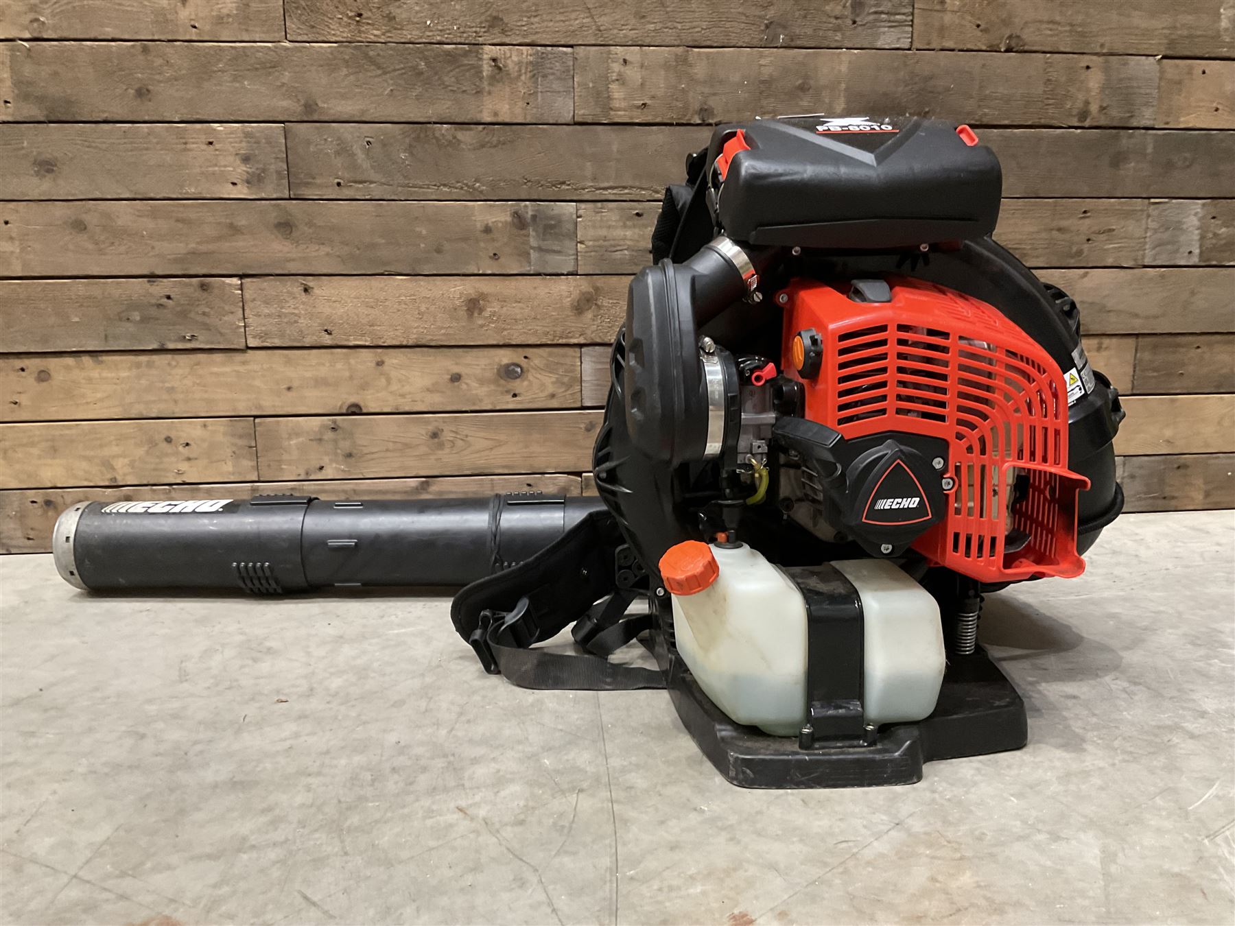 Echo PB-8010 petrol leaf blower