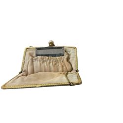 Early 20th century velvet purse with faux pearl clasp 