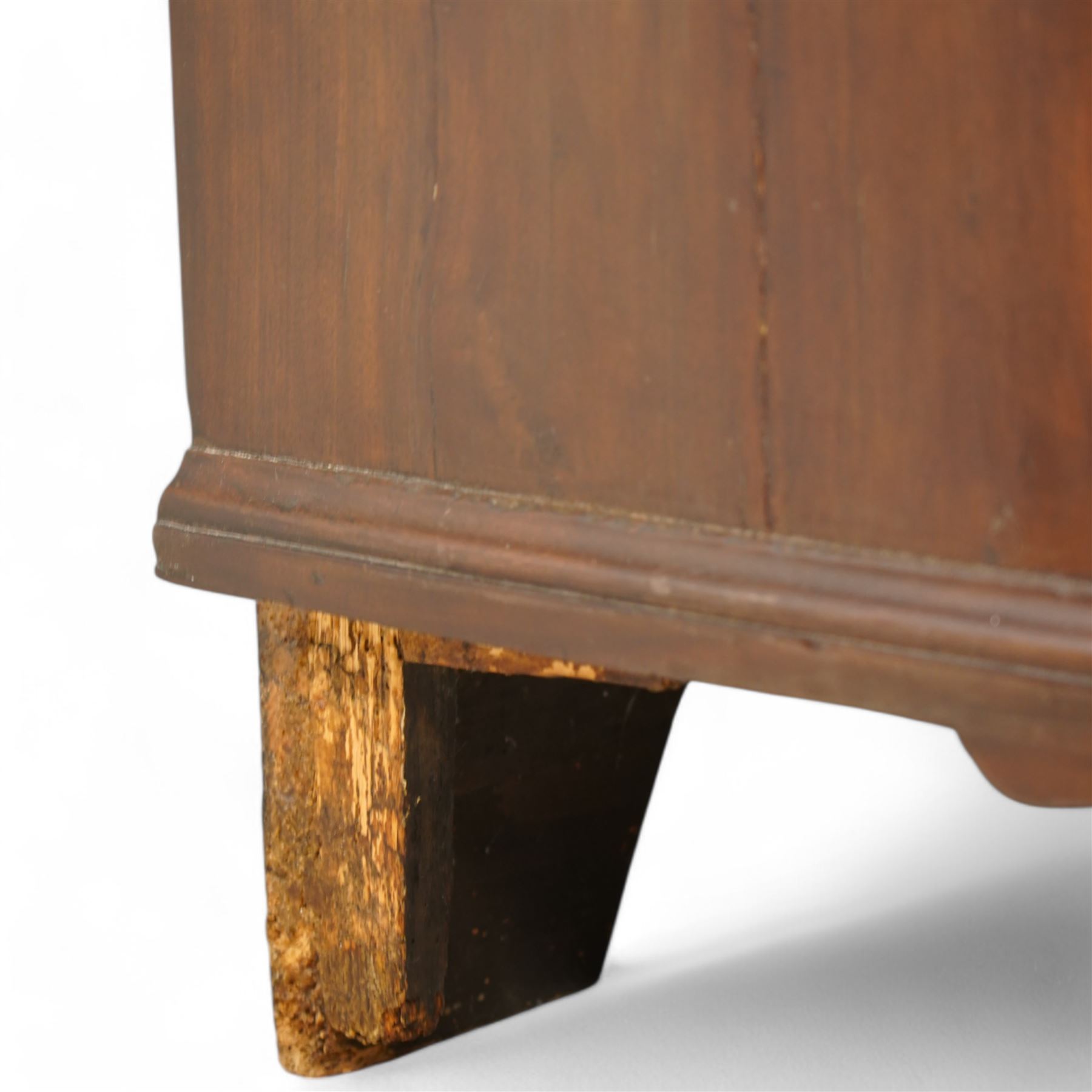 George III mahogany canted chest-on-chest, moulded cornice over three short and six long moulded drawers, shaped and pierced handle plates with swan neck handles, fluted upright canted corners, on bracket feet 