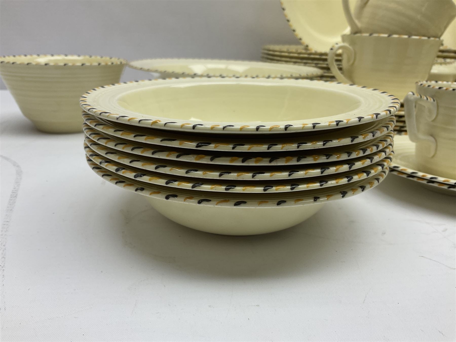 Art Deco Crown Ducal tea and dinner wares, reg no. 784158, comprising dinner plates, teacups, saucers, coffee cups, crescent shaped side plates, bowls, eggcups, etc, (93)