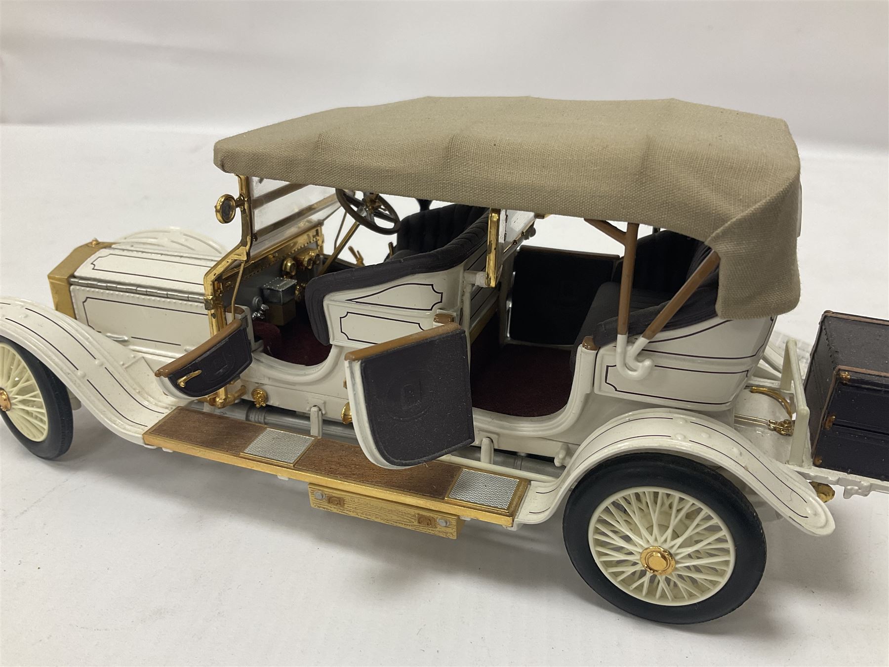 Franklin Mint - six 1:24 scale die-cast Rolls-Royce models comprising 1907 Rolls-Royce ‘The Silver Ghost’, boxed with original packaging and paperwork, 1929 Rolls-Royce ‘Phantom I’ with original packing, 1914 Rolls-Royce, 1911 Rolls-Royce, 1955 Rolls-Royce ‘Silver Cloud 1’, and 1992 Rolls-Royce Corniche IV 