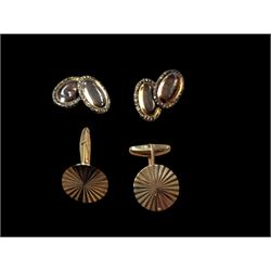 Two pairs of 9ct gold cufflinks, to include circular bright cut pair, both hallmarked