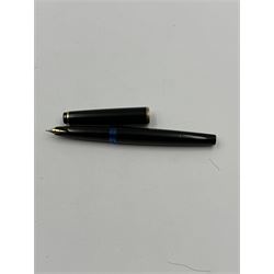 Montblanc 32 fountain pen, in black finish, with 14ct gold nib stamped 585